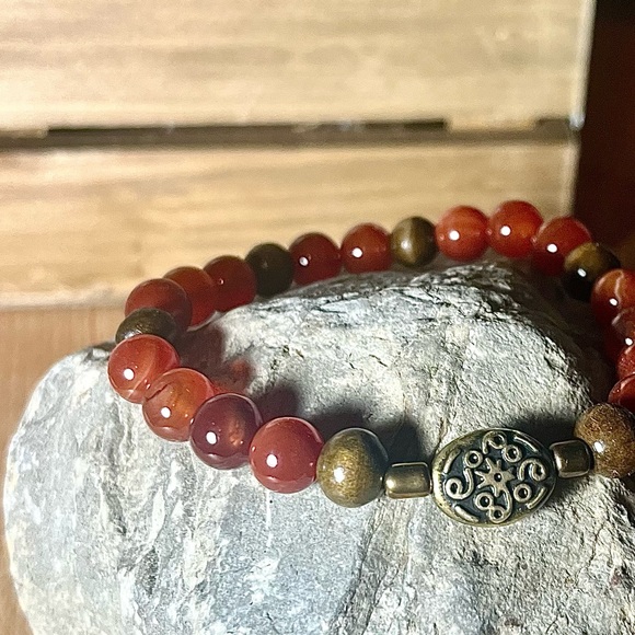 Red Agate Beaded Bracelet - Picture 2 of 3